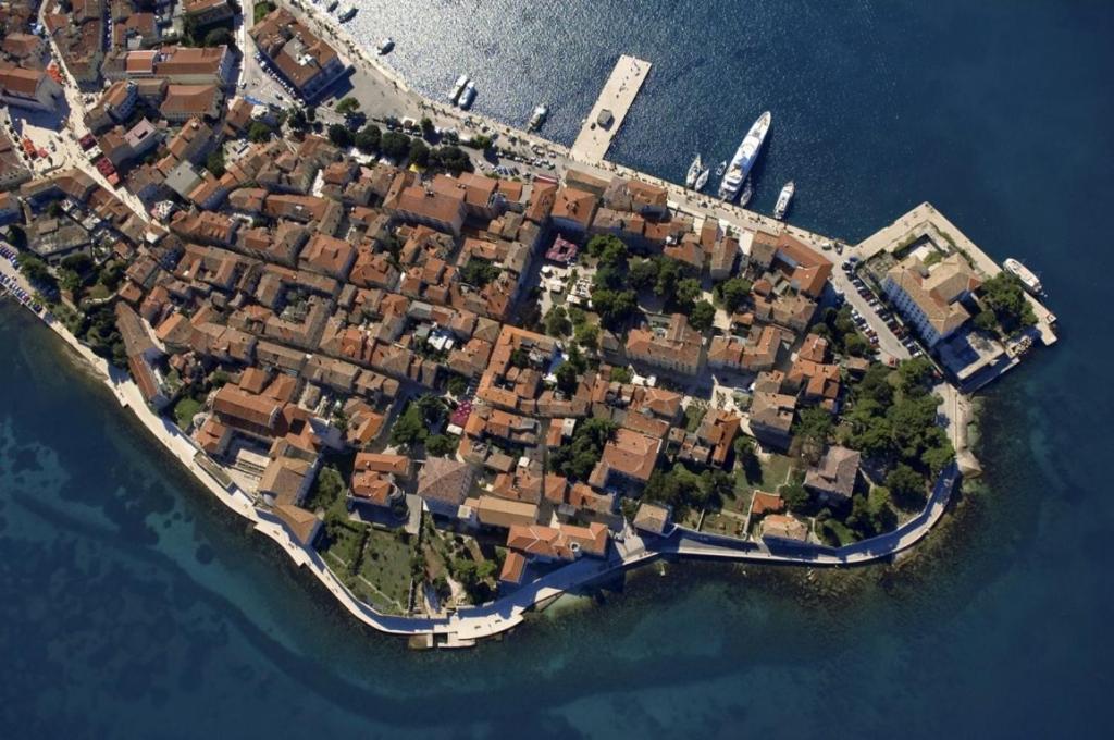 In With Terrace, Air Conditioning, W-lan, Washing Machine 4928-11 Ferienhaus Poreč